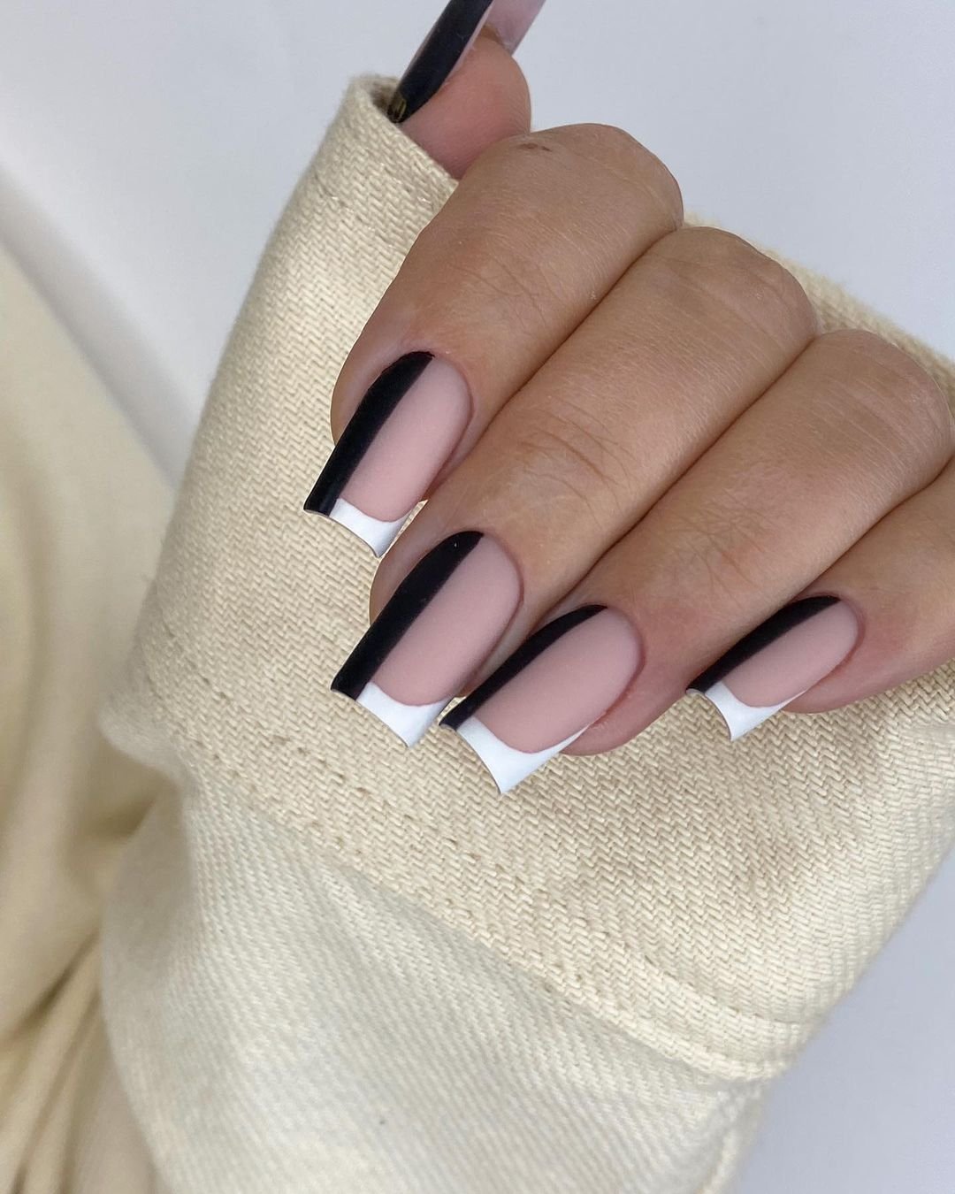 21 - Picture of Black and White Nails
