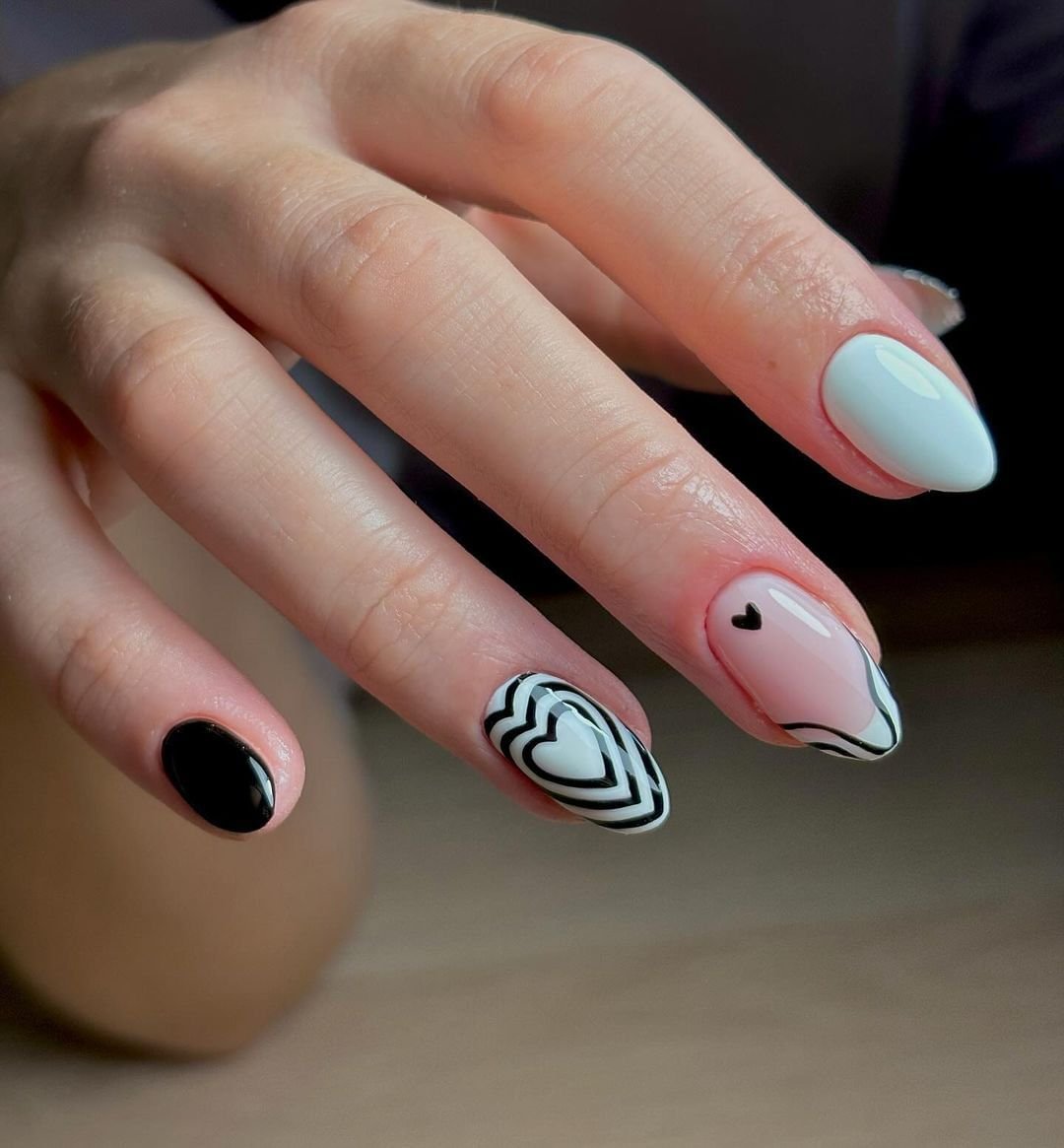 31 - Picture of Black and White Nails