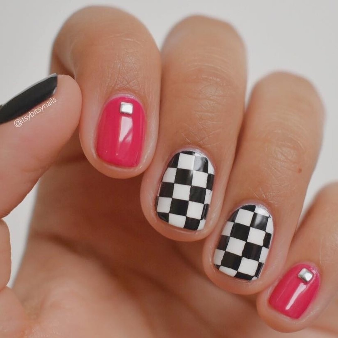 17 - Picture of Checkered Nails