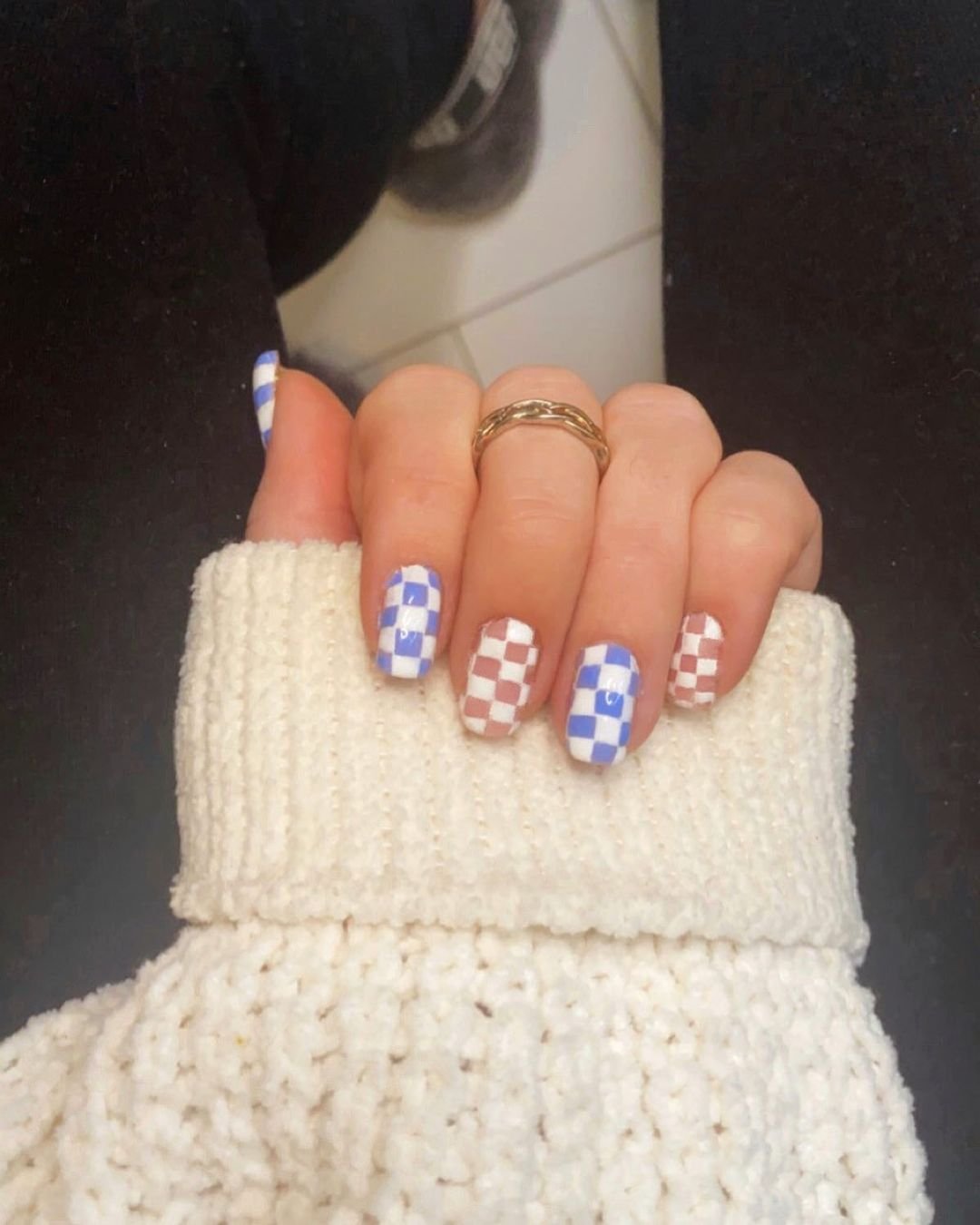 22 - Picture of Checkered Nails