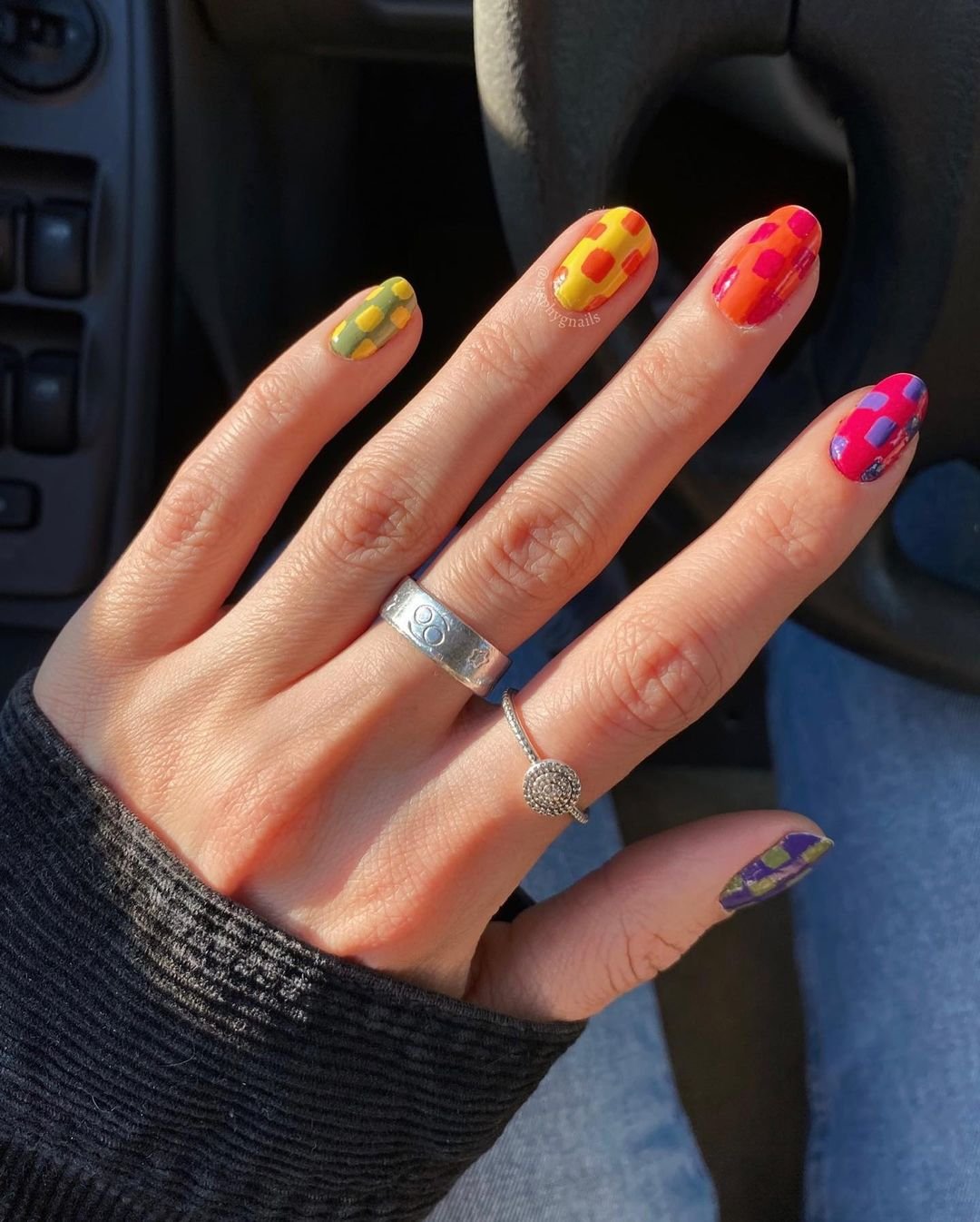 23 - Picture of Checkered Nails