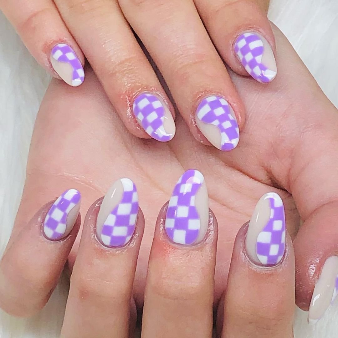 30 - Picture of Checkered Nails