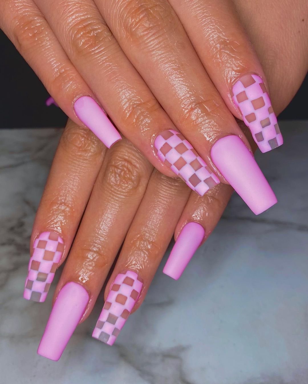 36 - Picture of Checkered Nails