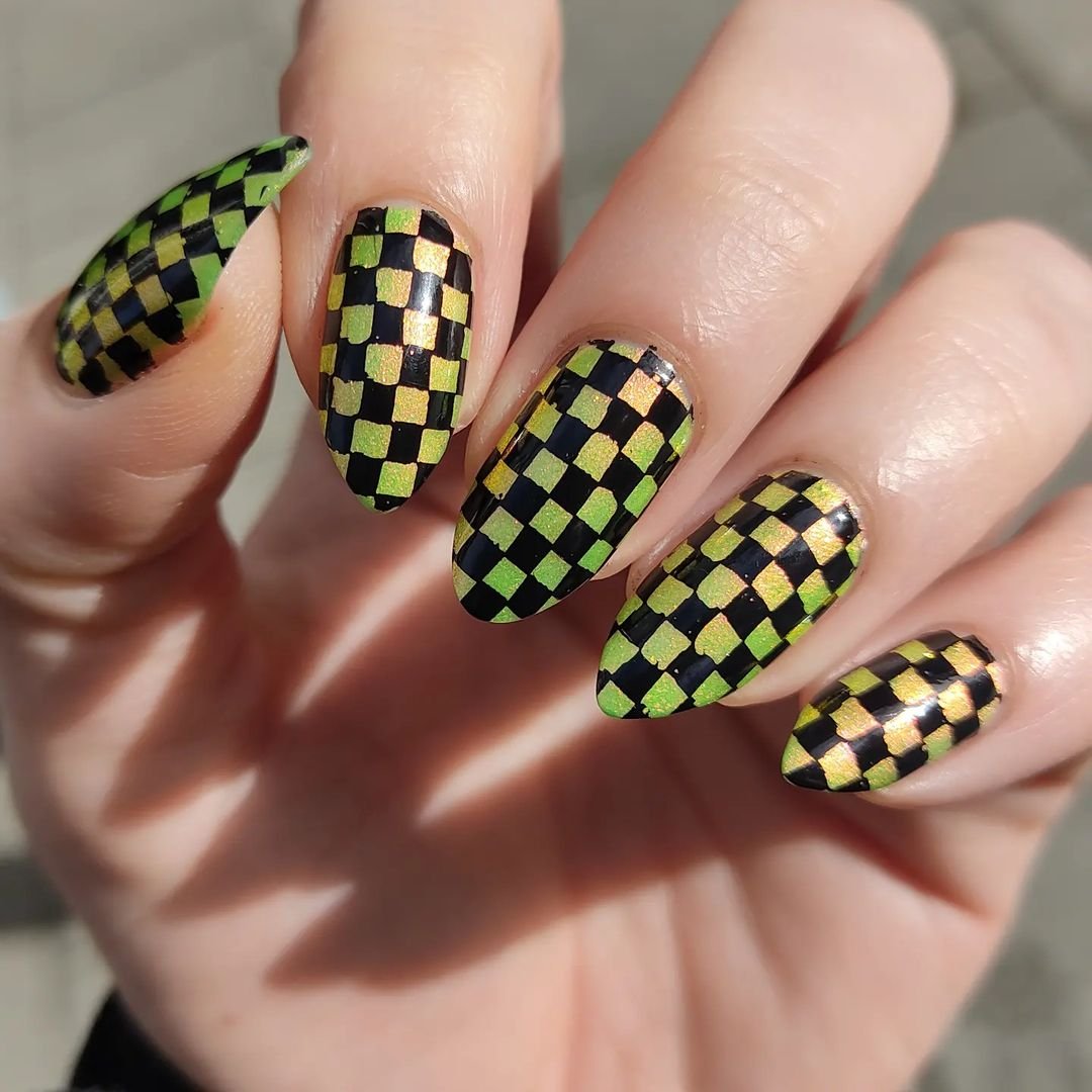 39 - Picture of Checkered Nails