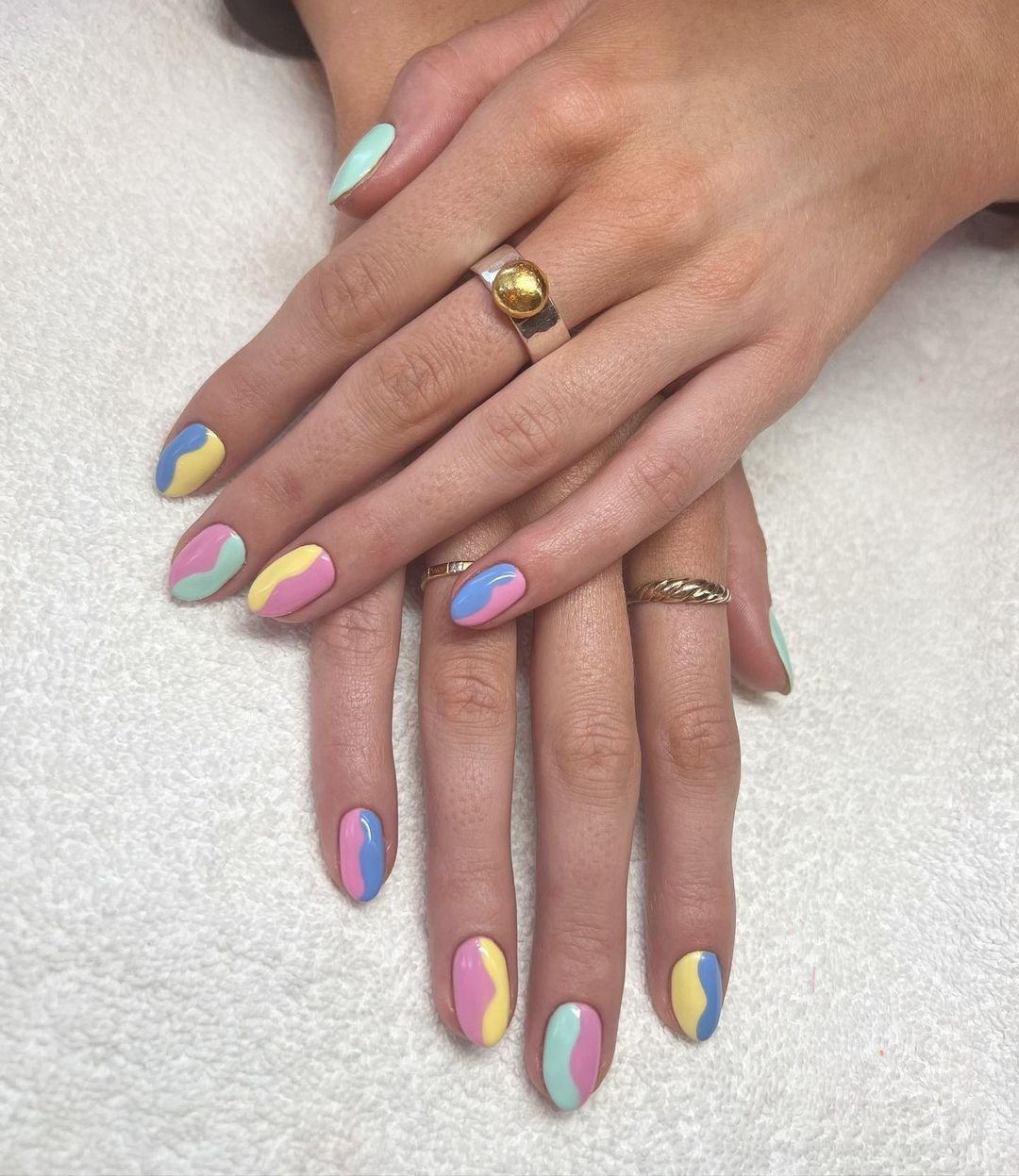 38 - Picture of Easter Nails