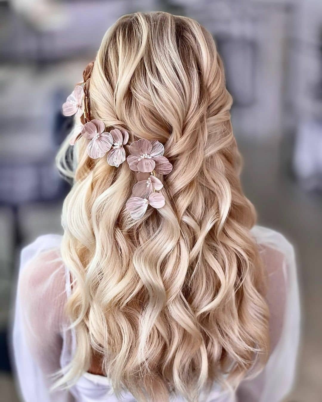 34 - Picture of Prom Hairstyles