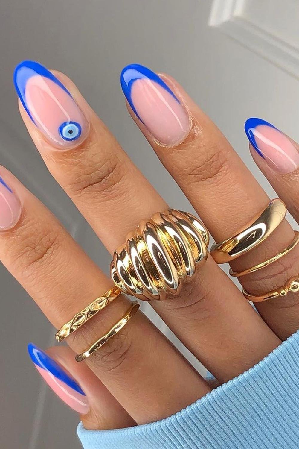34 - Picture of Evil Eye Nails