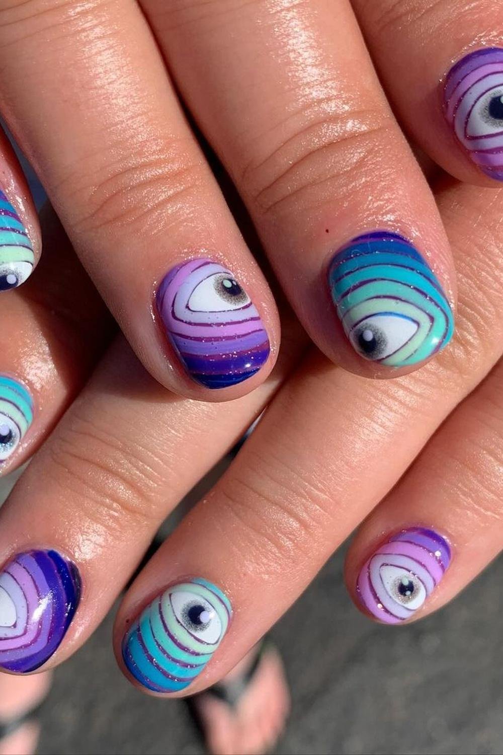 35 - Picture of Evil Eye Nails