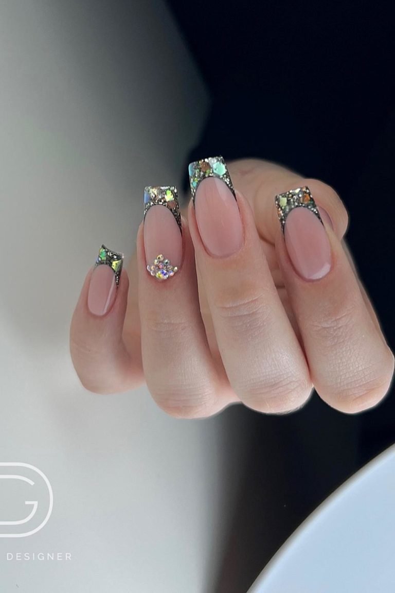 35 Gorgeous Glitter French Tips Nail Ideas