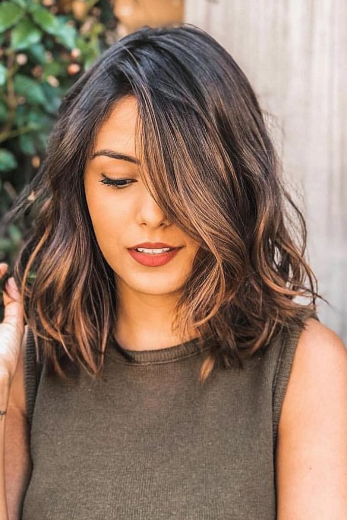 25 Cute & Trendy Shoulder Length Hairstyles For 2024