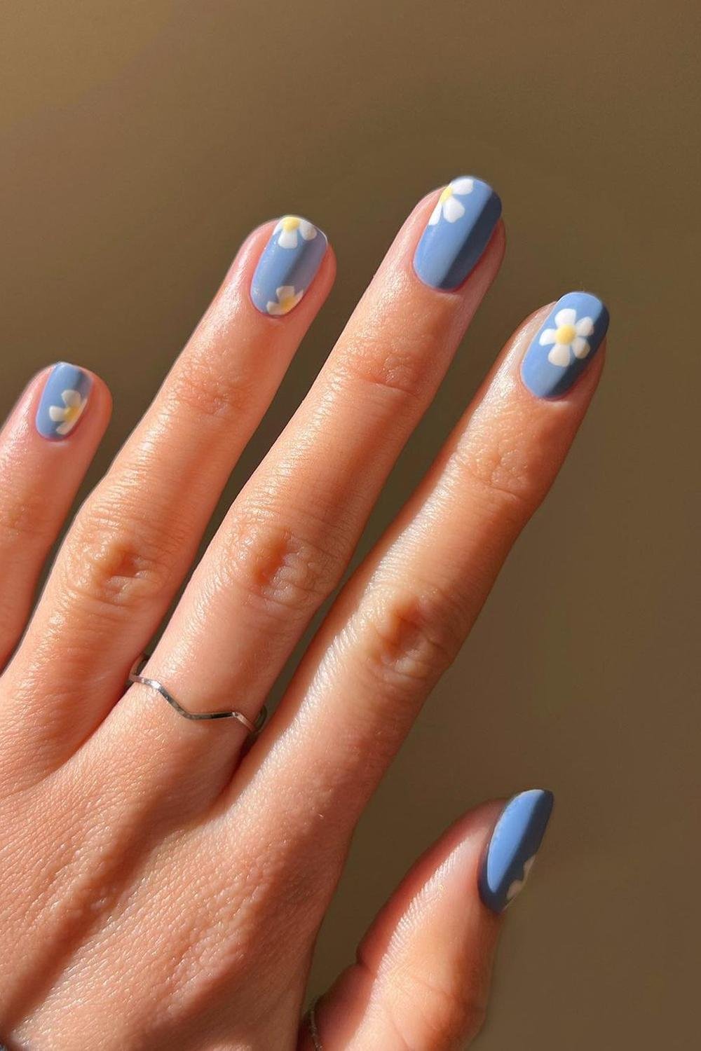26 - Picture of Squoval Nails