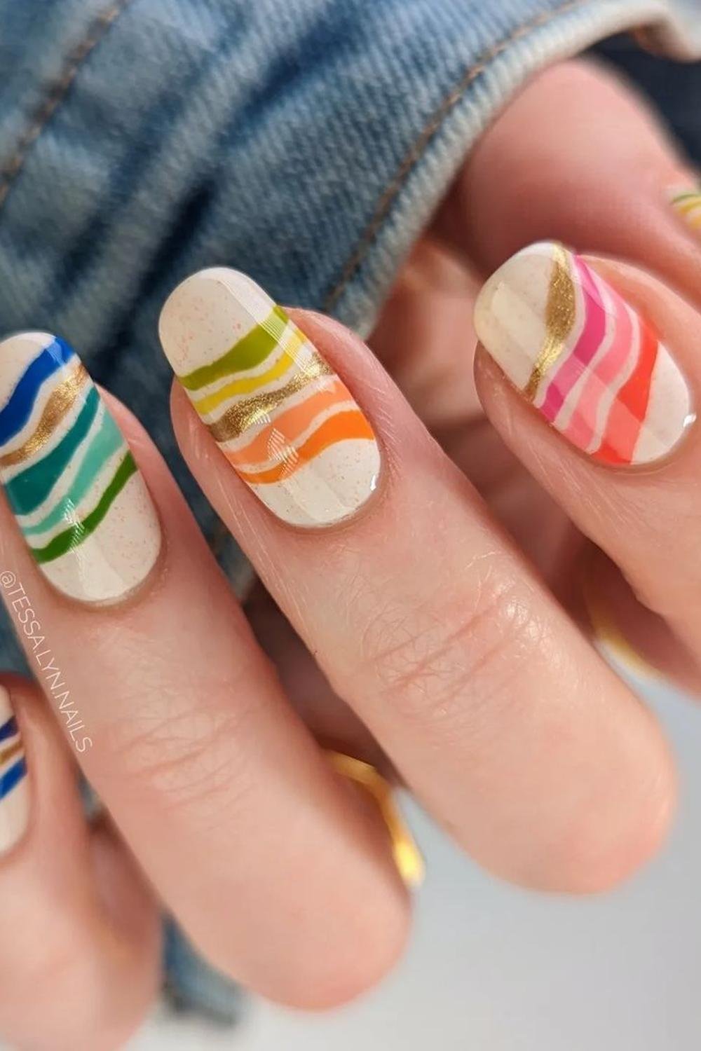 36 - Picture of Squoval Nails