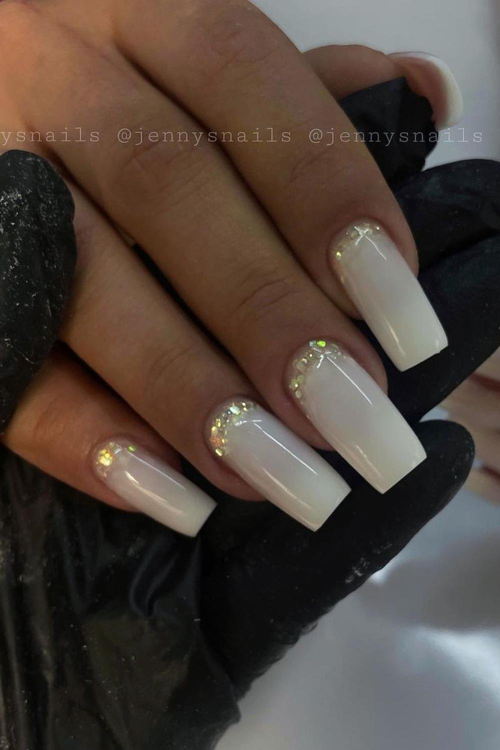 15 - Picture of White Glitter Nails