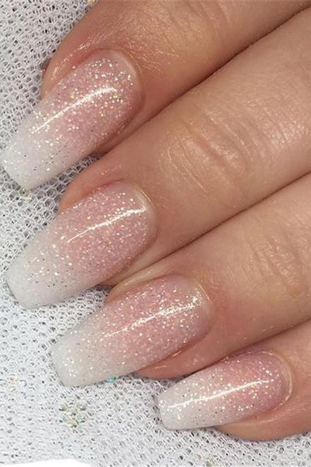 16 - Picture of White Glitter Nails
