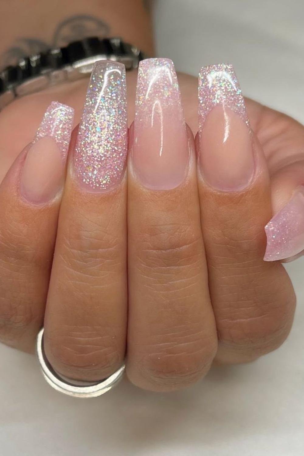 17 - Picture of White Glitter Nails