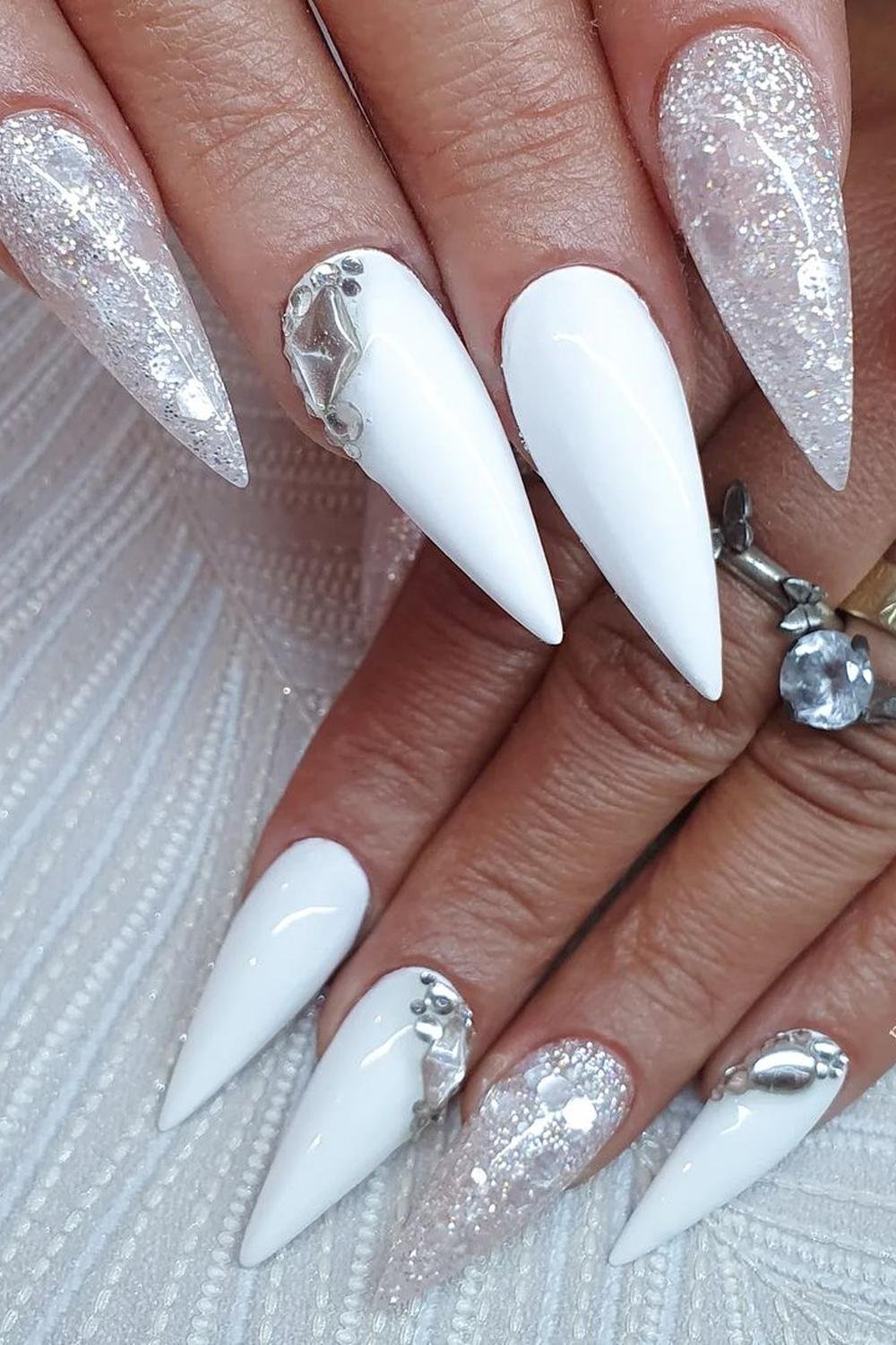 7 - Picture of White Glitter Nails