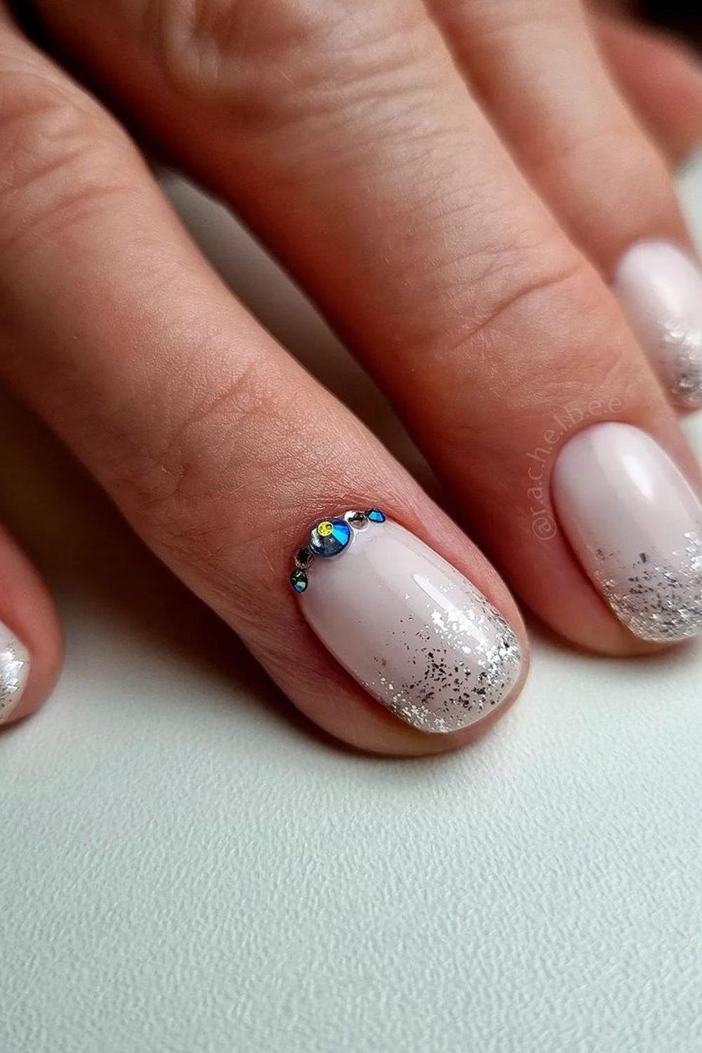 4 - Picture of Silver Glitter Nails